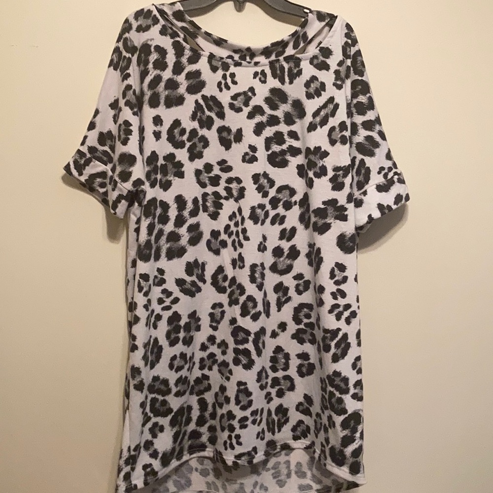 Leopard Print Short Sleeve Top